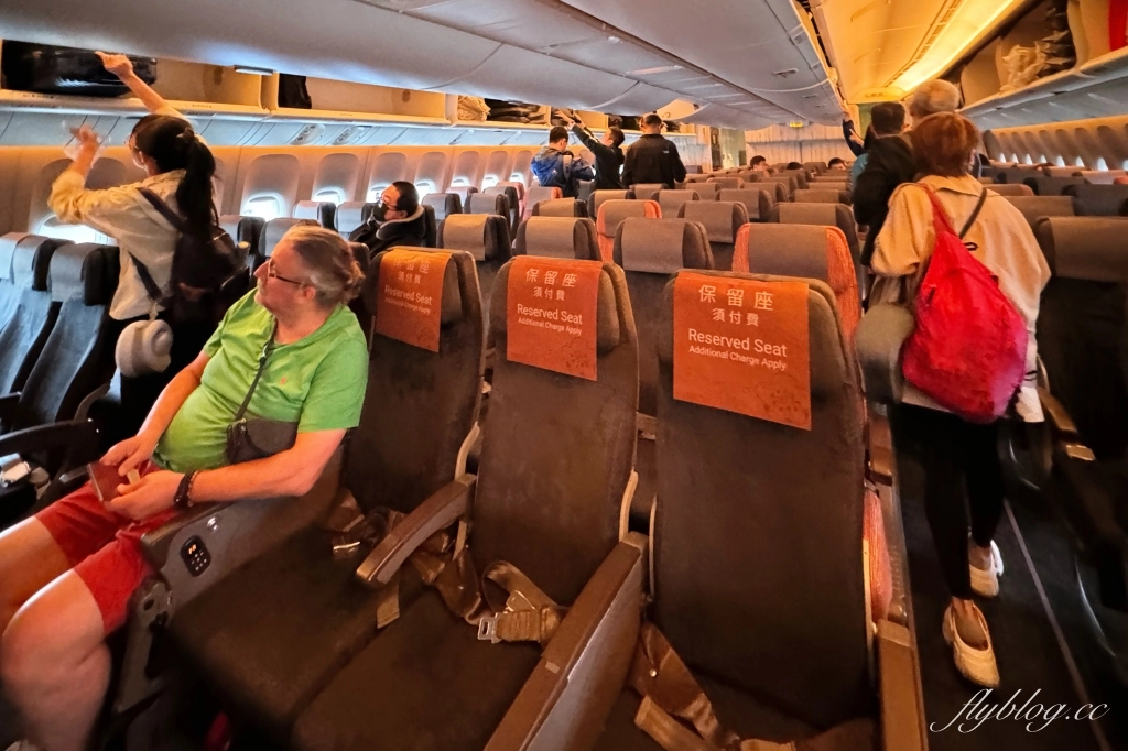 馬來西亞吉隆坡｜中華航空 CI721 台北&ndash;吉隆坡 Boeing 777-300ER，五桐號聯名冰淇淋 @飛天璇的口袋