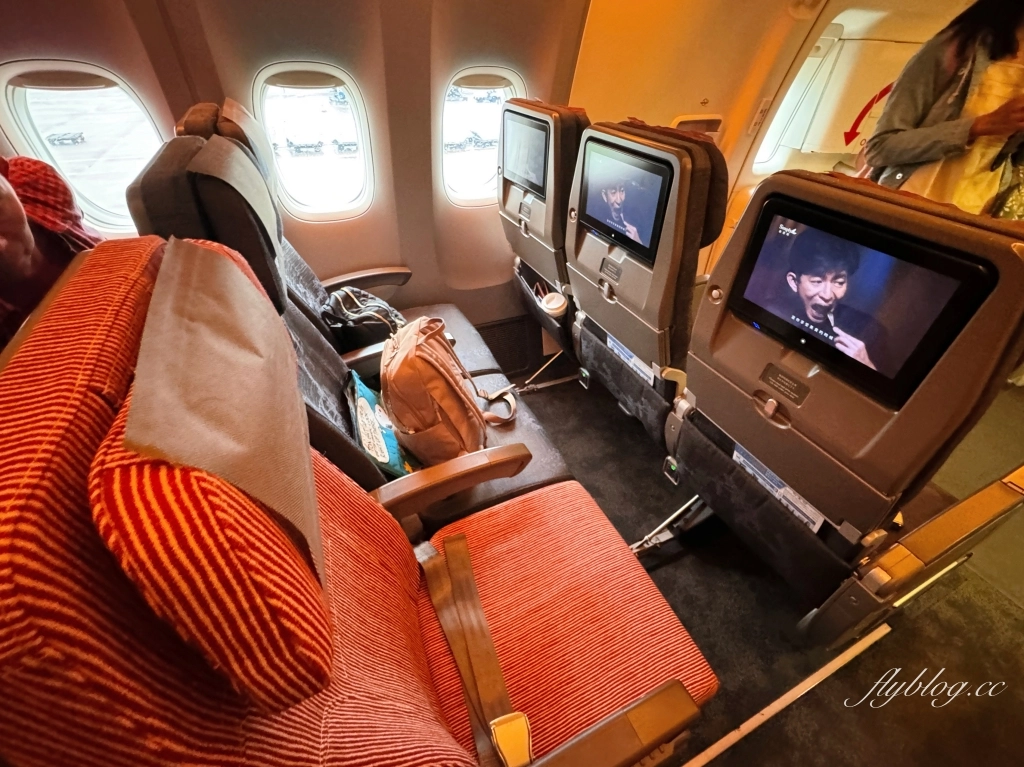 馬來西亞吉隆坡｜中華航空 CI721 台北&ndash;吉隆坡 Boeing 777-300ER，五桐號聯名冰淇淋 @飛天璇的口袋