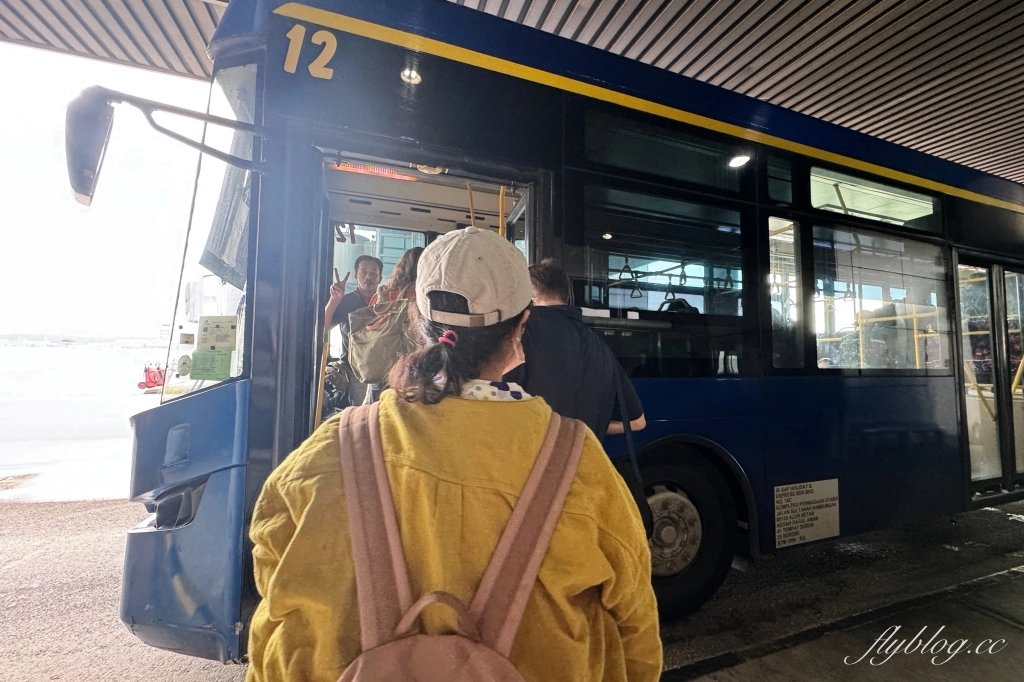 馬來西亞吉隆坡｜中華航空 CI721 台北&ndash;吉隆坡 Boeing 777-300ER，五桐號聯名冰淇淋 @飛天璇的口袋