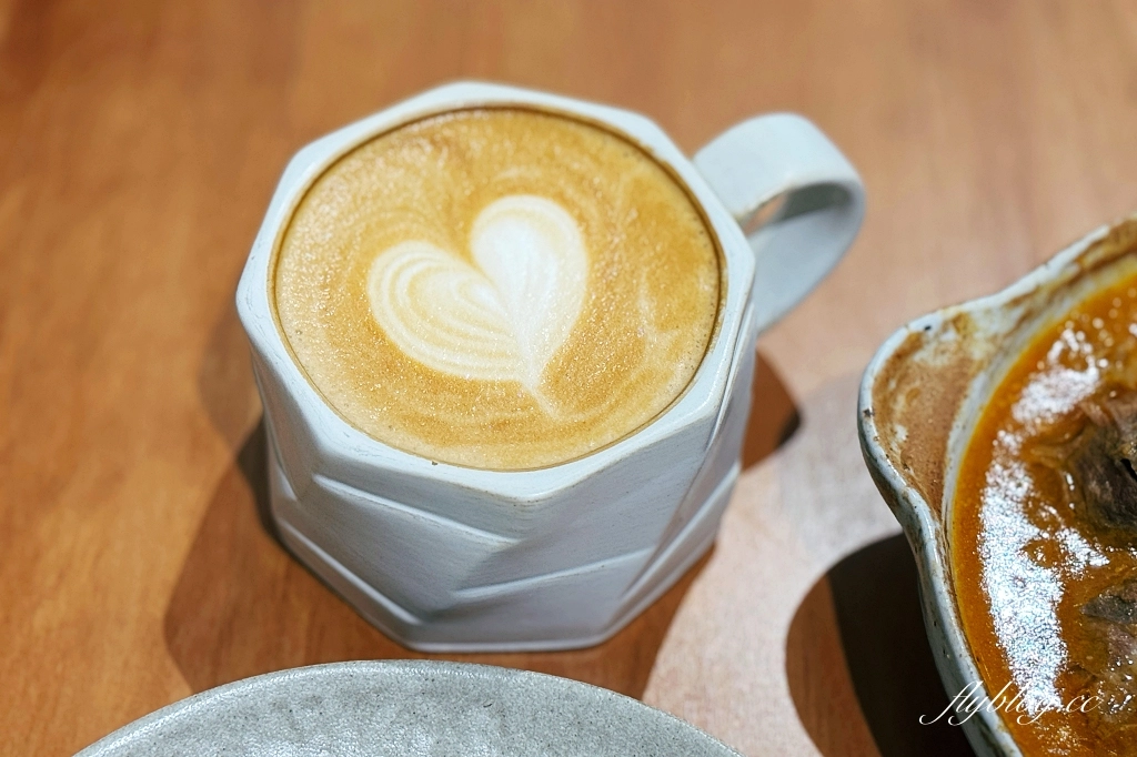 台中北屯｜昨日風景早午餐2.0．新址位於太原車站巷弄裡，台中北屯寵物友善餐廳 @飛天璇的口袋