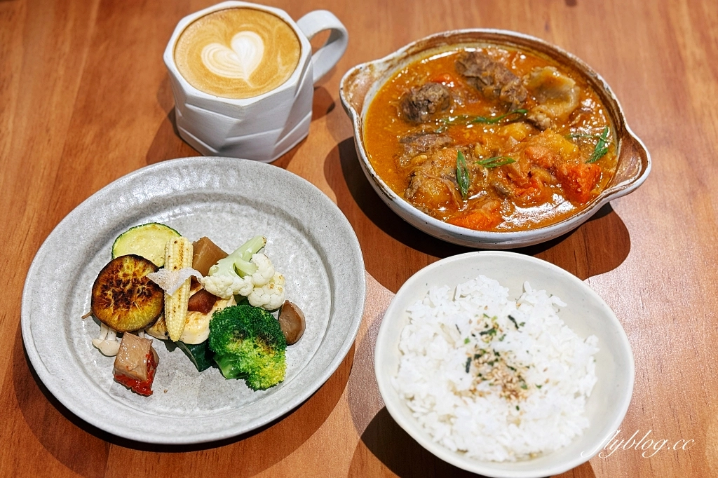 台中北屯｜昨日風景早午餐2.0．新址位於太原車站巷弄裡，台中北屯寵物友善餐廳 @飛天璇的口袋