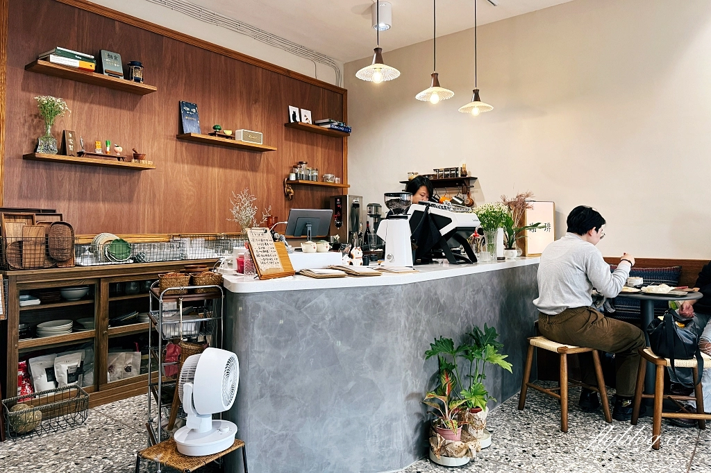 台中北屯｜昨日風景早午餐2.0．新址位於太原車站巷弄裡，台中北屯寵物友善餐廳 @飛天璇的口袋