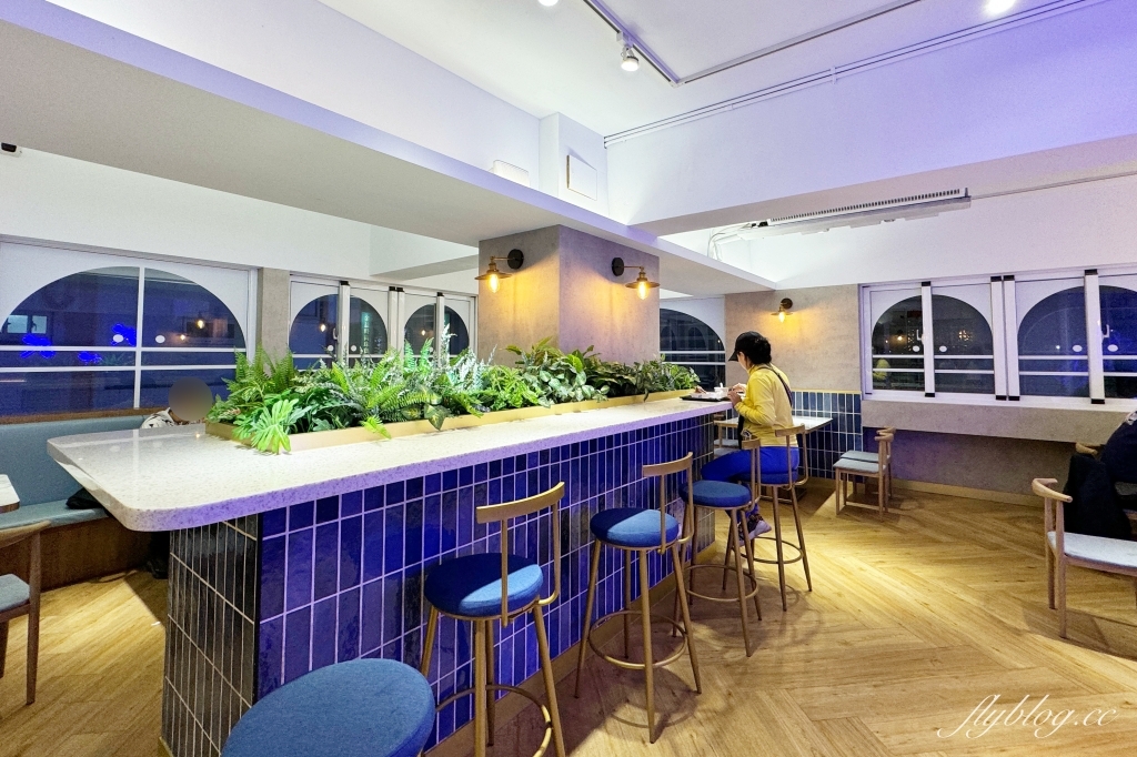 台東美食｜藍蜻蜓速食專賣店．台東限定好吃炸雞，30老字號品牌也很時尚 @飛天璇的口袋