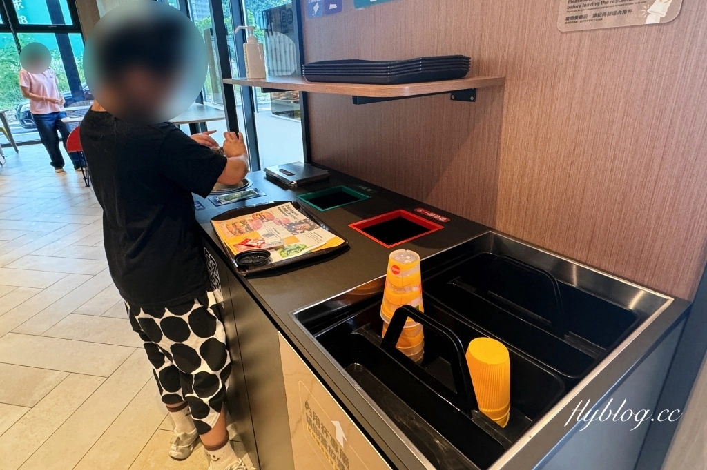 麥當勞早餐！McGriddles「厚鬆餅堡系列」台灣吃得到，4/23起限定230萬份 @飛天璇的口袋