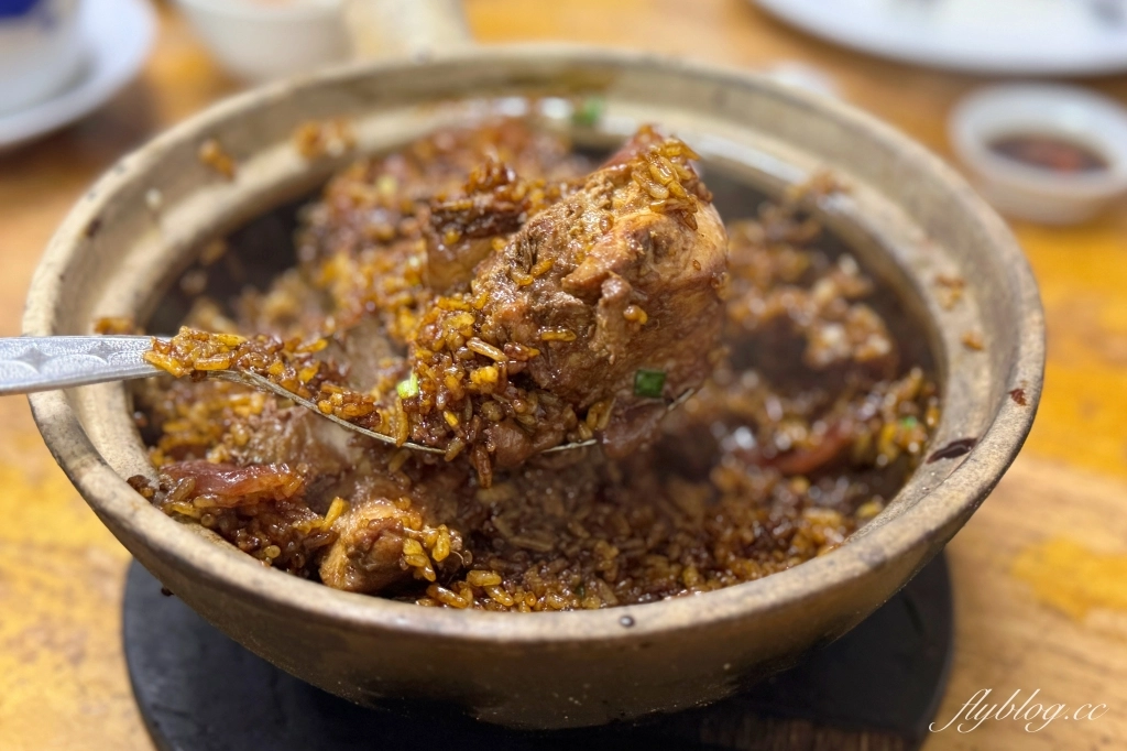 馬來西亞吉隆坡｜禤記瓦煲雞飯．獨創木炭燒瓦煲飯，米其林必比登推薦 @飛天璇的口袋