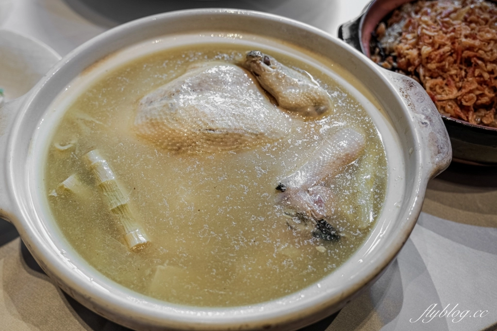 2025台中外帶年菜推薦！印月餐廳．龍蝦、帝王蟹、烏魚子、花膠雞湯，輕鬆10道菜上桌圍爐 @飛天璇的口袋