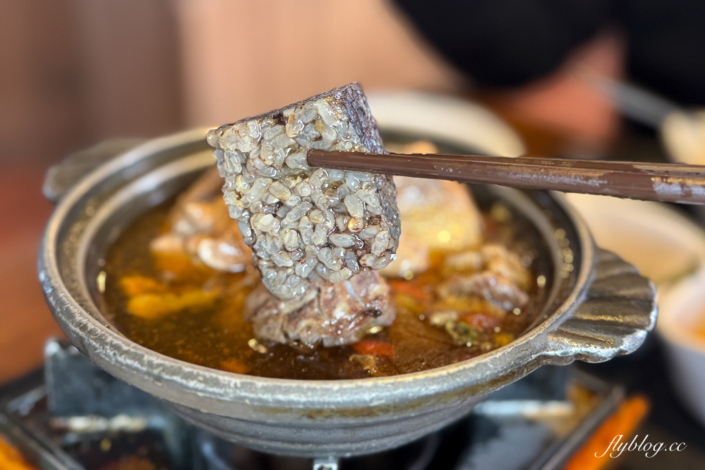 台中北區｜雙漁堂複合式餐廳．中國醫藥大學附近美食，必點麻油雞和牛肉煲 @飛天璇的口袋