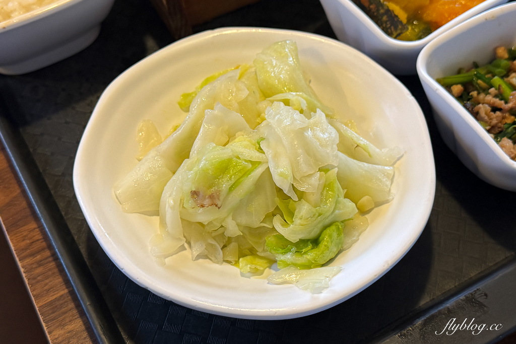 台中北區｜雙漁堂複合式餐廳．中國醫藥大學附近美食，必點麻油雞和牛肉煲 @飛天璇的口袋