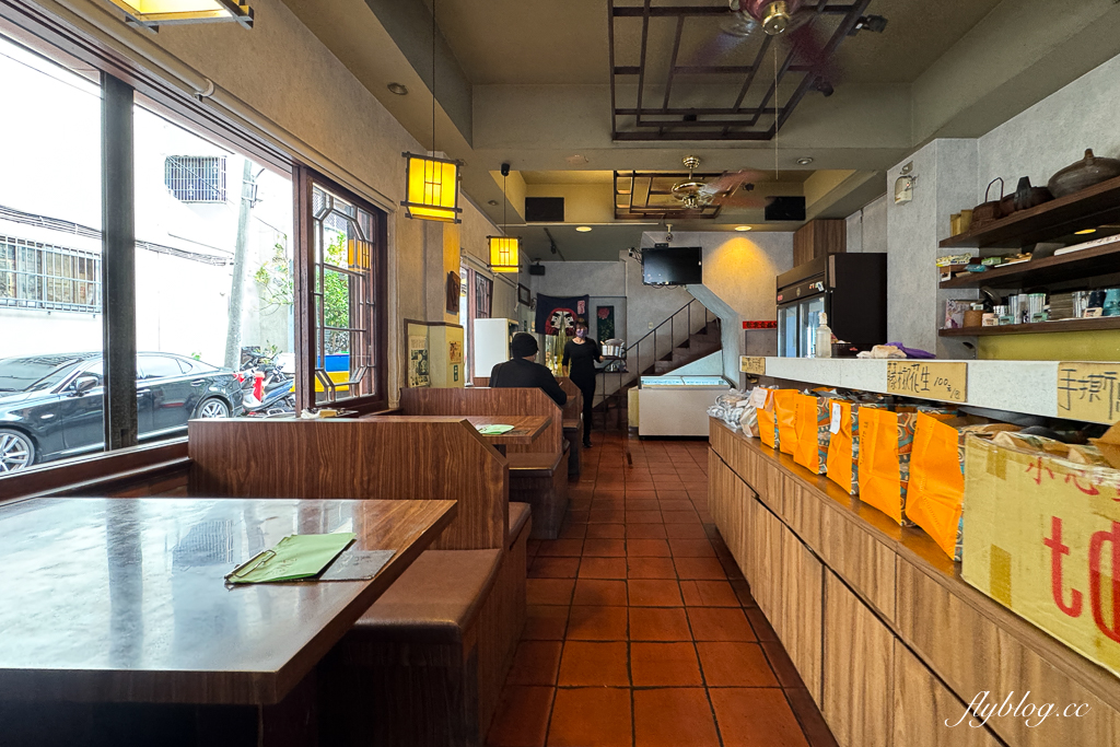 台中北區｜雙漁堂複合式餐廳．中國醫藥大學附近美食，必點麻油雞和牛肉煲 @飛天璇的口袋