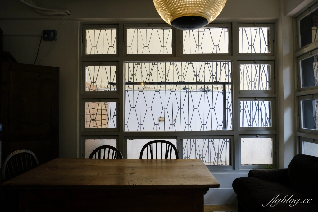 台中北區｜Mine Kitchen 梅川西店．隱身在透天老宅裡，全預約制甜點生日蛋糕 @飛天璇的口袋