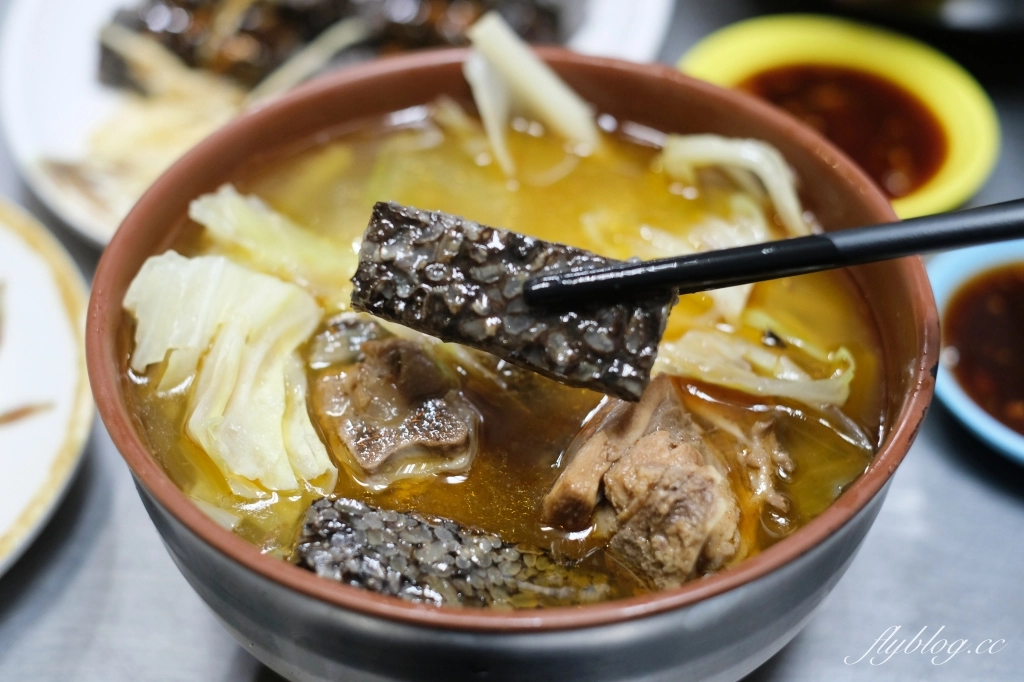 台中北區|阿源麻油雞.大家甘願在路邊排隊,大鍋炒的台中麻油雞 @飛天璇的口袋 台中北區|阿源麻油雞.大家甘願在路邊排隊,大鍋炒的台中麻油雞 @飛天璇的口袋