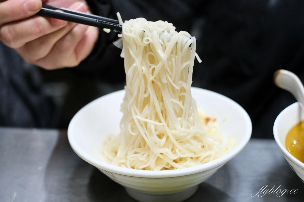 台中北區|阿源麻油雞.大家甘願在路邊排隊,大鍋炒的台中麻油雞 @飛天璇的口袋 台中北區|阿源麻油雞.大家甘願在路邊排隊,大鍋炒的台中麻油雞 @飛天璇的口袋