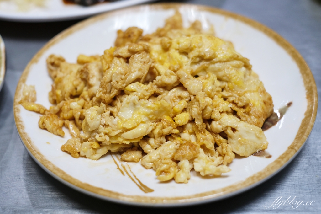 台中北區|阿源麻油雞.大家甘願在路邊排隊,大鍋炒的台中麻油雞 @飛天璇的口袋 台中北區|阿源麻油雞.大家甘願在路邊排隊,大鍋炒的台中麻油雞 @飛天璇的口袋