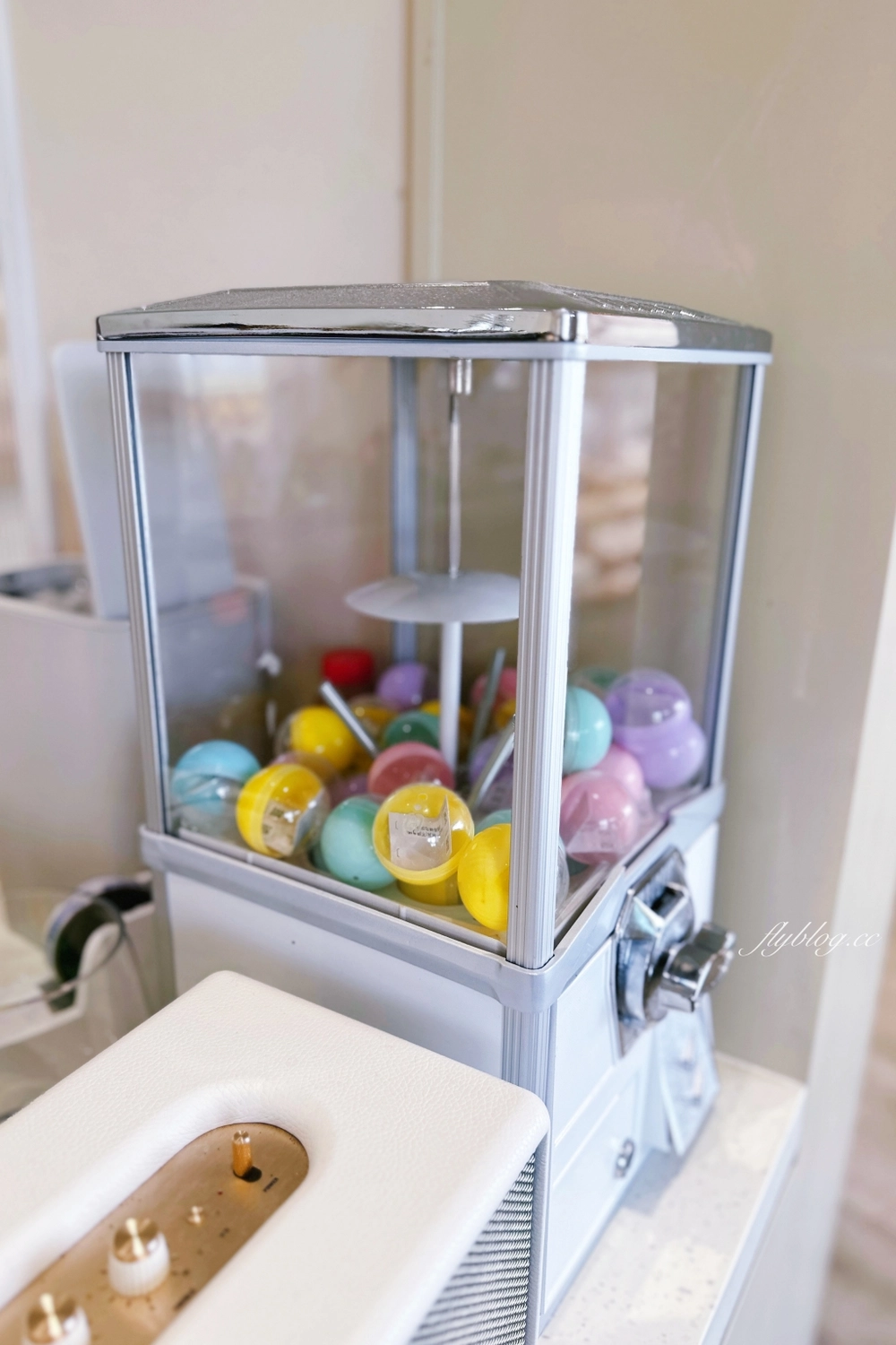 台中西屯｜OMOMO 韓系飲品咖啡廳．逢甲商圈網美咖啡館，吃得到可朗芙Croffle @飛天璇的口袋