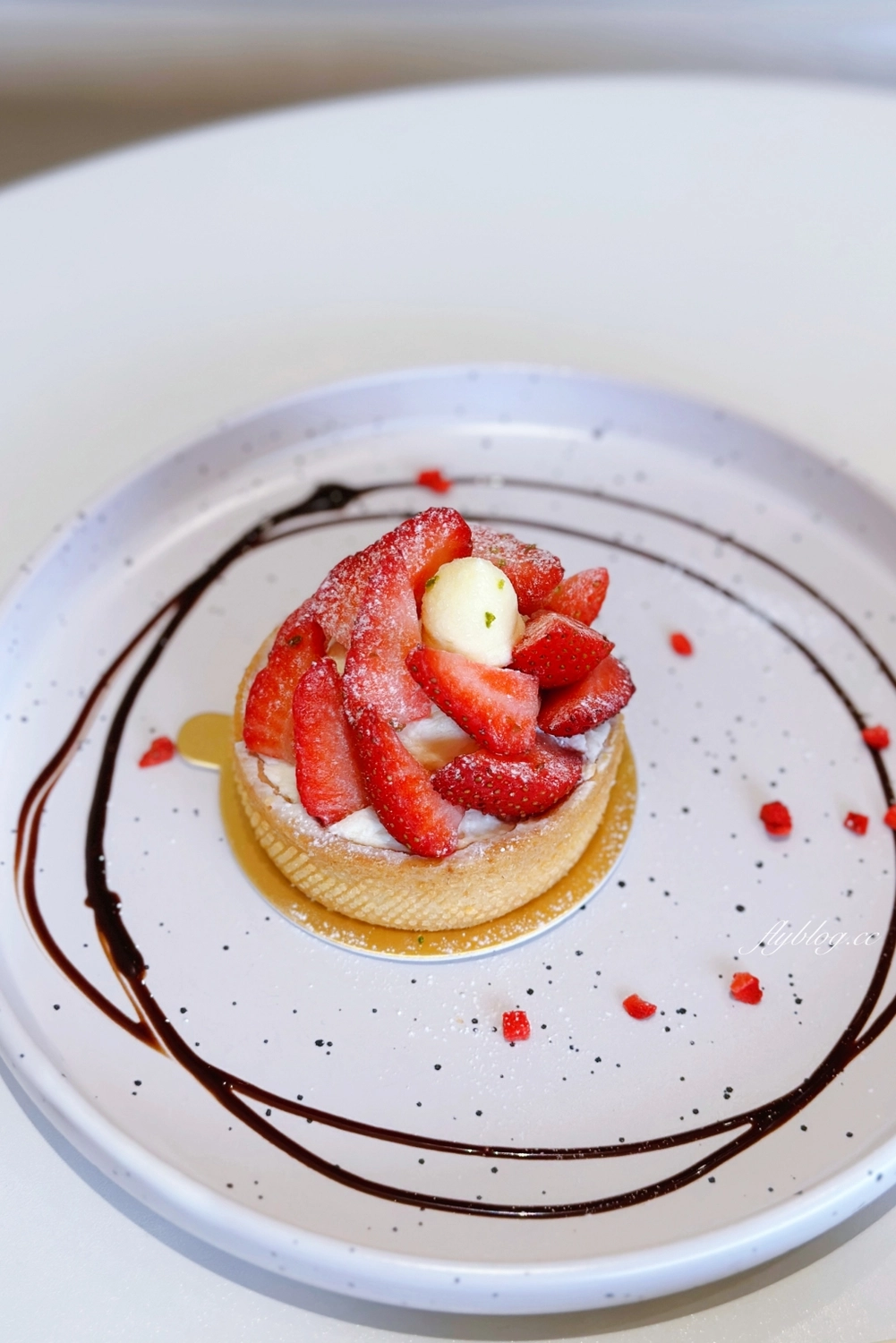 台中西屯｜OMOMO 韓系飲品咖啡廳．逢甲商圈網美咖啡館，吃得到可朗芙Croffle @飛天璇的口袋