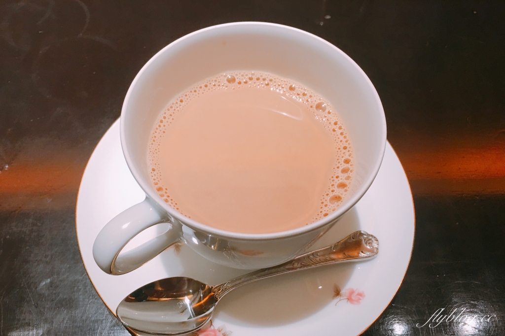 日本東京｜丸福咖啡店 羽田機場店．大阪90年歷史咖啡館，必點水果鬆餅和起司厚片吐司 @飛天璇的口袋