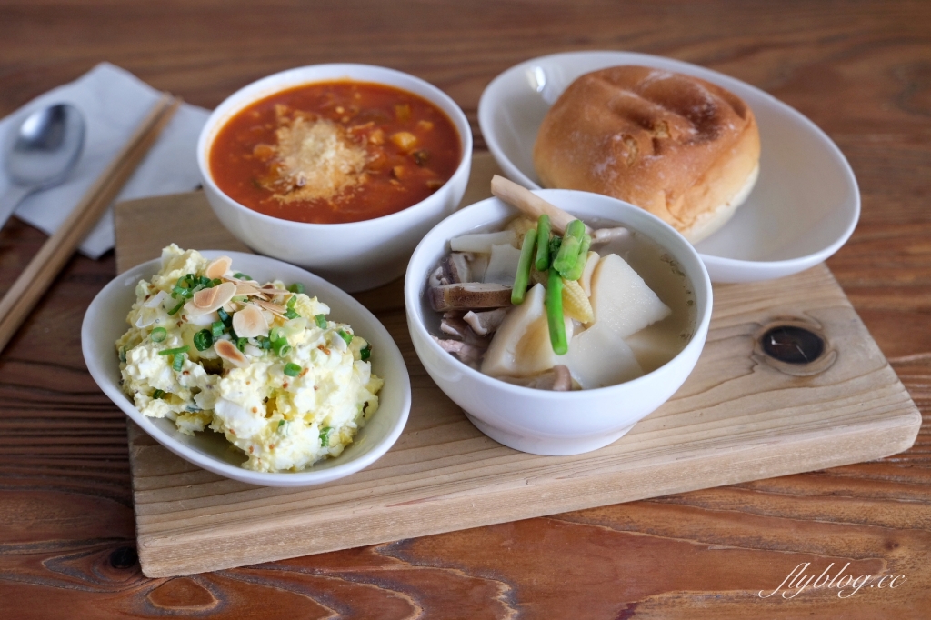 台中北區｜小湯烏湯品專門店 柳川店．鄰近中國醫藥大學，家溫度湯新品牌再出發 @飛天璇的口袋