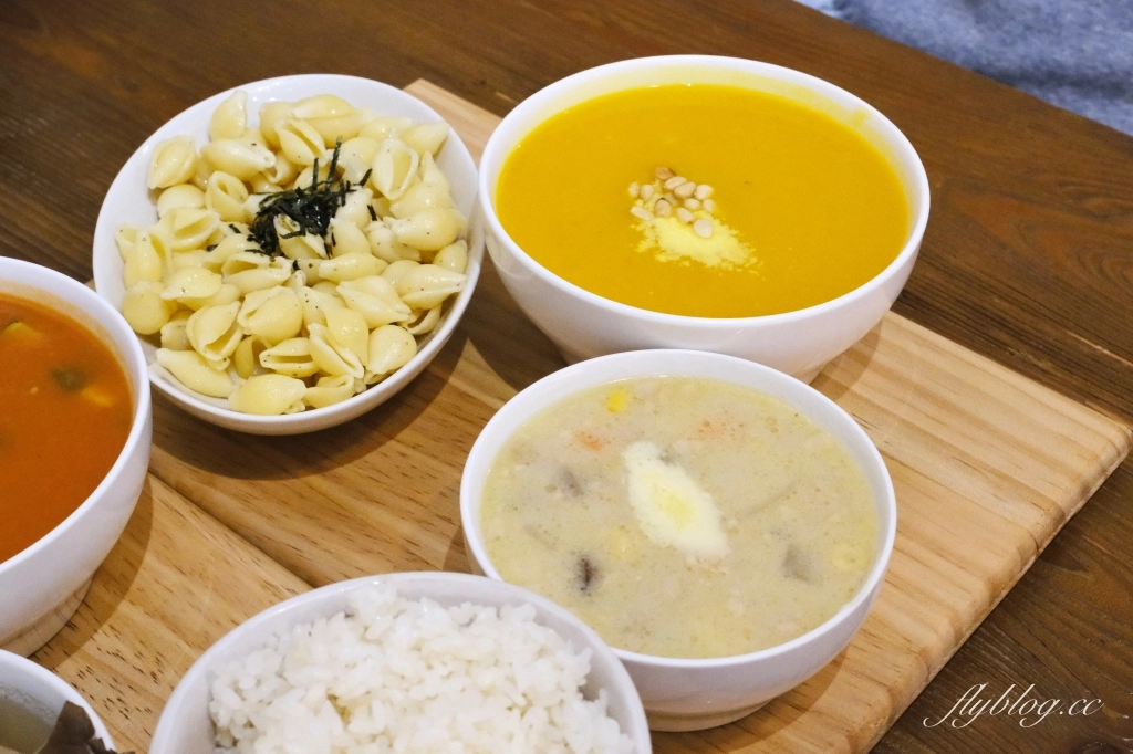 台中北區|小湯烏湯品專門店 柳川店.鄰近中國醫藥大學,家溫度湯新品牌再出發 @飛天璇的口袋 台中北區|小湯烏湯品專門店 柳川店.鄰近中國醫藥大學,家溫度湯新品牌再出發 @飛天璇的口袋