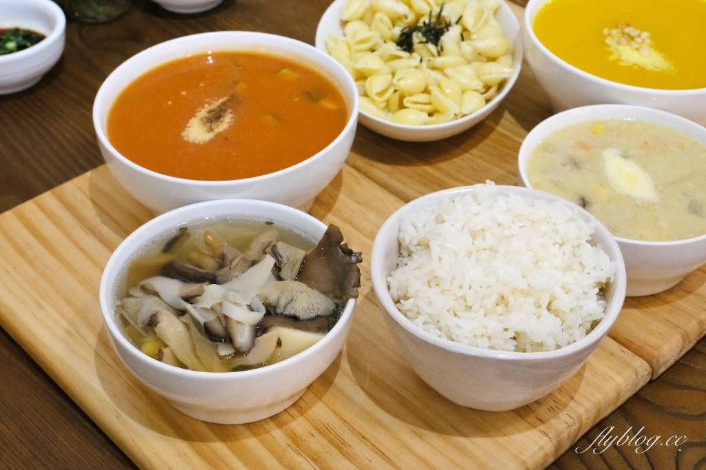 台中北區|小湯烏湯品專門店 柳川店.鄰近中國醫藥大學,家溫度湯新品牌再出發 @飛天璇的口袋 台中北區|小湯烏湯品專門店 柳川店.鄰近中國醫藥大學,家溫度湯新品牌再出發 @飛天璇的口袋