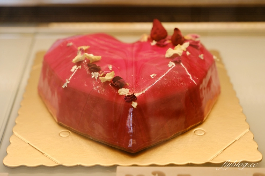 台中西區|P&J’s Pâtisserie 法式鏡面蛋糕.全台中唯一鏡面生日蛋糕,造型口味客製化搭配 @飛天璇的口袋 台中西區|P&J’s Pâtisserie 法式鏡面蛋糕.全台中唯一鏡面生日蛋糕,造型口味客製化搭配 @飛天璇的口袋