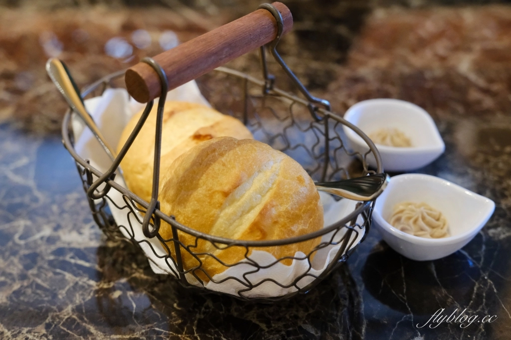 台中北屯｜托斯卡尼尼義大利庭園餐廳．大坑新開幕義式餐廳，橙色歐式城堡建築超吸睛 @飛天璇的口袋