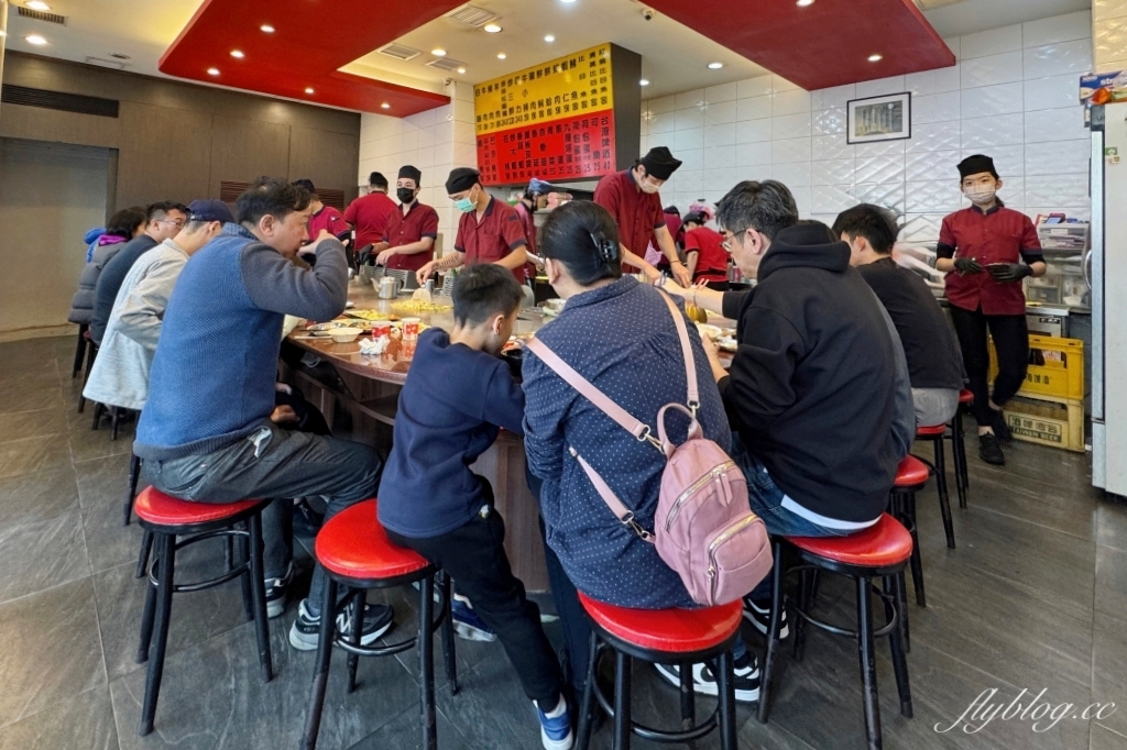 台中南屯｜大埔鐵板燒南屯店．台中最好吃的大埔鐵板燒？師傅沒有包手也很厲害 @飛天璇的口袋