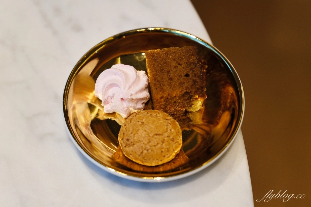台中西區|葉與藤 Leaves and Vines.臺中勤美洲際酒店,推車桌邊服務奢華下午茶 @飛天璇的口袋 台中西區|葉與藤 Leaves and Vines.臺中勤美洲際酒店,推車桌邊服務奢華下午茶 @飛天璇的口袋