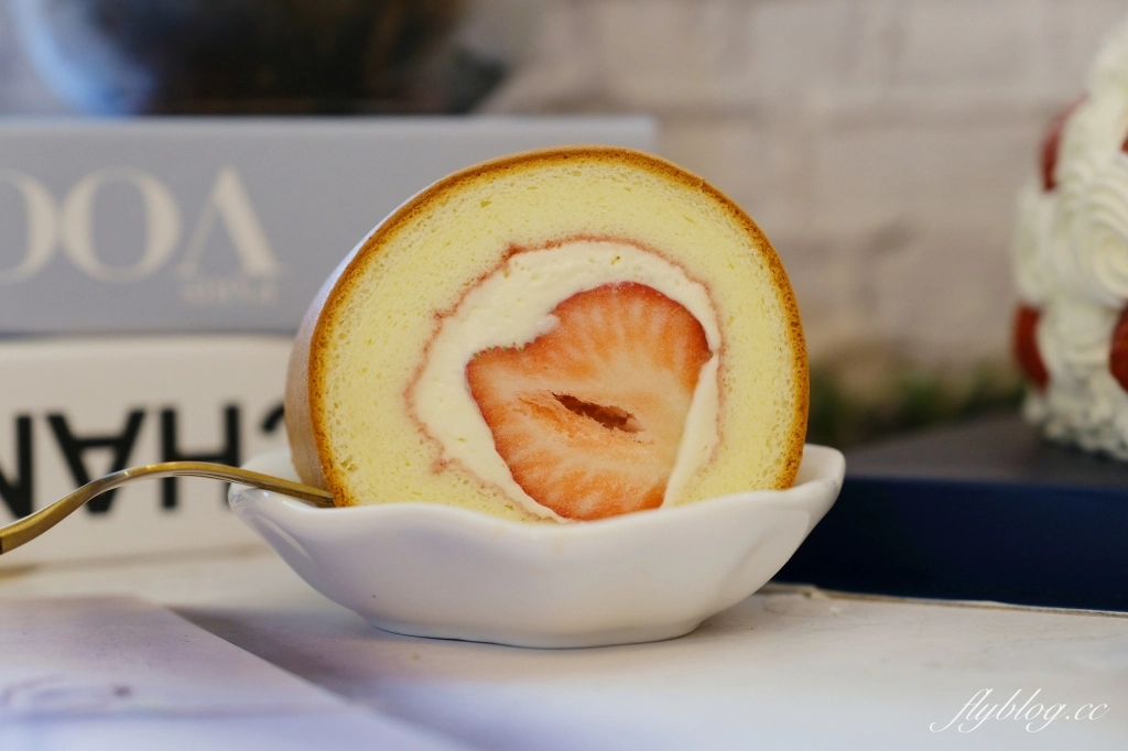 台中北屯｜吉爾斯手作烘焙．療癒的草莓蛋糕、草莓大福、草莓捲，還有期間限定曲奇餅 @飛天璇的口袋