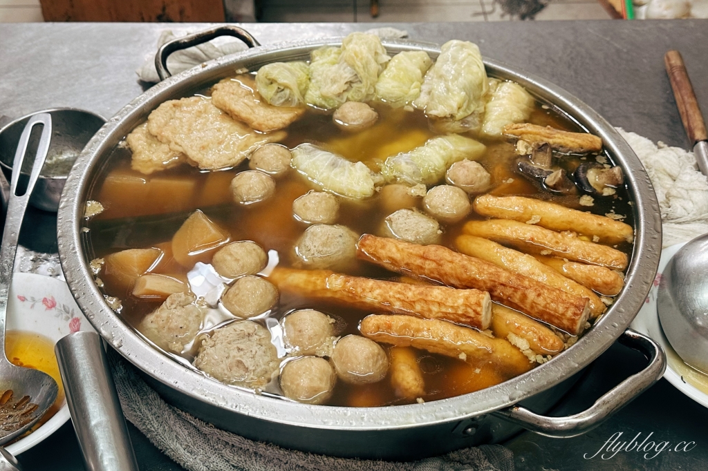 台中東勢｜老黑輪肉圓店車站店．東勢豐原客運車店對面，食尚玩家採訪在地美食 @飛天璇的口袋