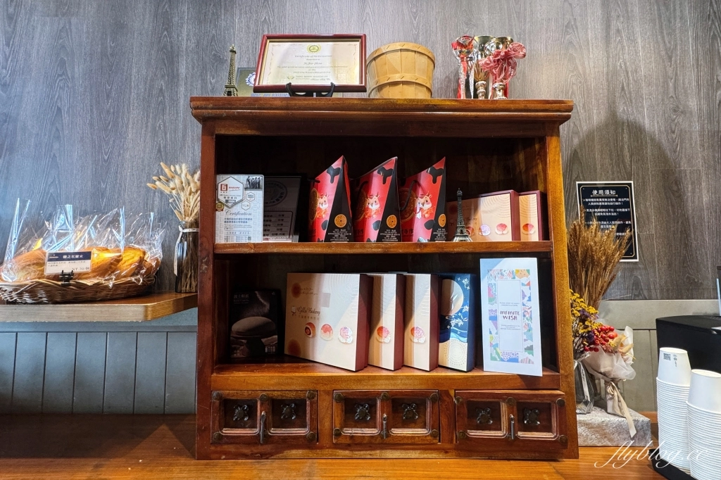 台中北屯｜吉爾斯手作烘焙．療癒的草莓蛋糕、草莓大福、草莓捲，還有期間限定曲奇餅 @飛天璇的口袋