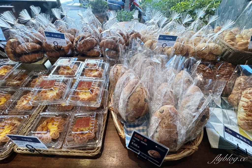 台中北屯｜吉爾斯手作烘焙．療癒的草莓蛋糕、草莓大福、草莓捲，還有期間限定曲奇餅 @飛天璇的口袋