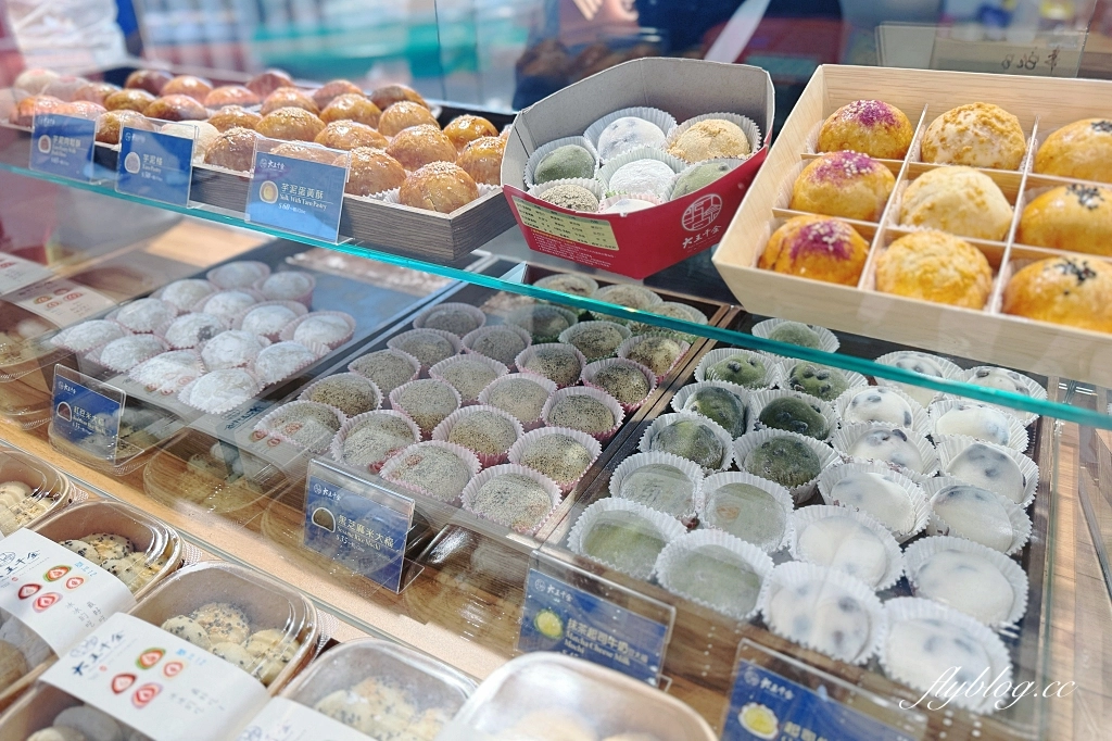 台中清水｜清水服務區．全台最賺錢休息站，50個美食櫃位總整理 @飛天璇的口袋