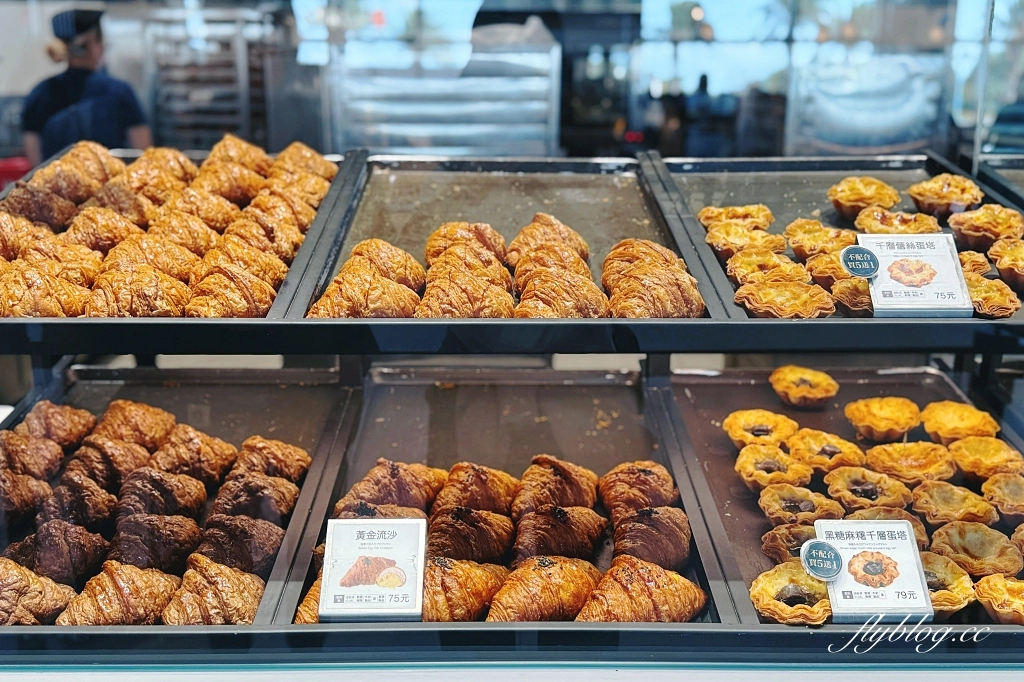 台中清水｜清水服務區．全台最賺錢休息站，50個美食櫃位總整理 @飛天璇的口袋