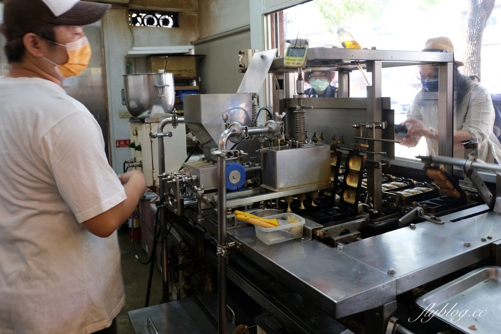 台中大雅｜小林煎餅．日售10萬個釣鐘燒，台中十大伴手禮推薦 @飛天璇的口袋