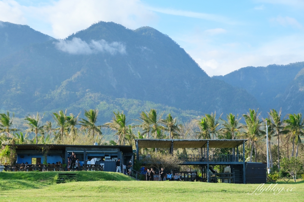 台東東河｜都蘭海角咖啡．眺望180度蔚藍海岸，露天游泳池美拍 @飛天璇的口袋