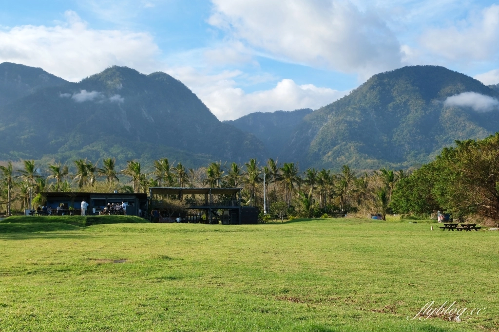 台東東河｜都蘭海角咖啡．眺望180度蔚藍海岸，露天游泳池美拍 @飛天璇的口袋