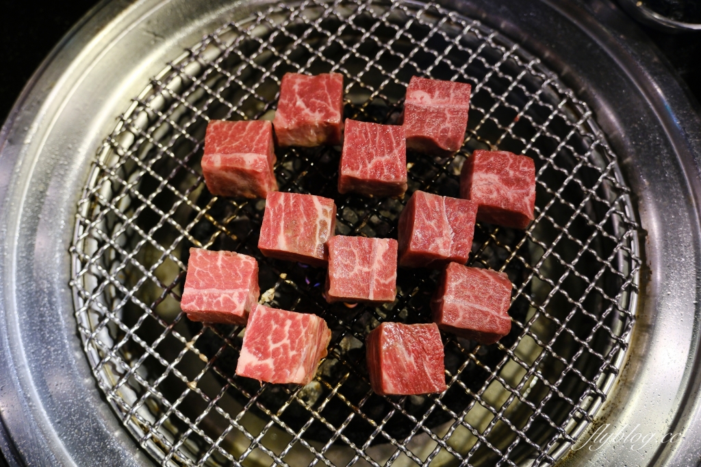 不靠Google評論送東西!回訪度最高的台中韓式燒肉【燒肉滋滋】,繽紛全牛套餐新上市 @飛天璇的口袋 不靠Google評論送東西!回訪度最高的台中韓式燒肉【燒肉滋滋】,繽紛全牛套餐新上市 @飛天璇的口袋