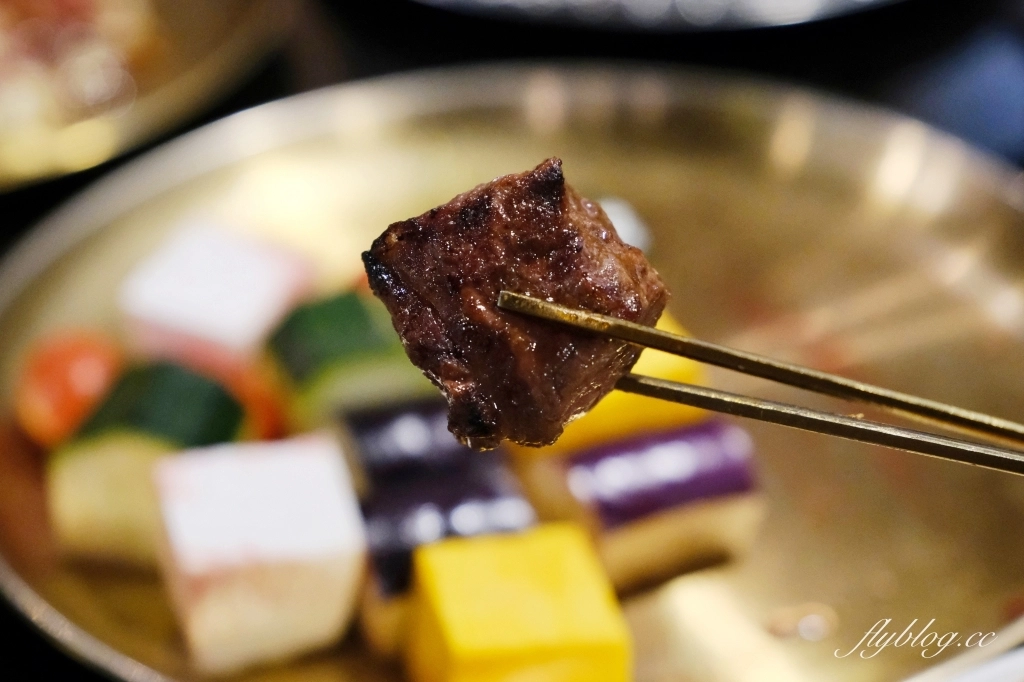 不靠Google評論送東西!回訪度最高的台中韓式燒肉【燒肉滋滋】,繽紛全牛套餐新上市 @飛天璇的口袋 不靠Google評論送東西!回訪度最高的台中韓式燒肉【燒肉滋滋】,繽紛全牛套餐新上市 @飛天璇的口袋