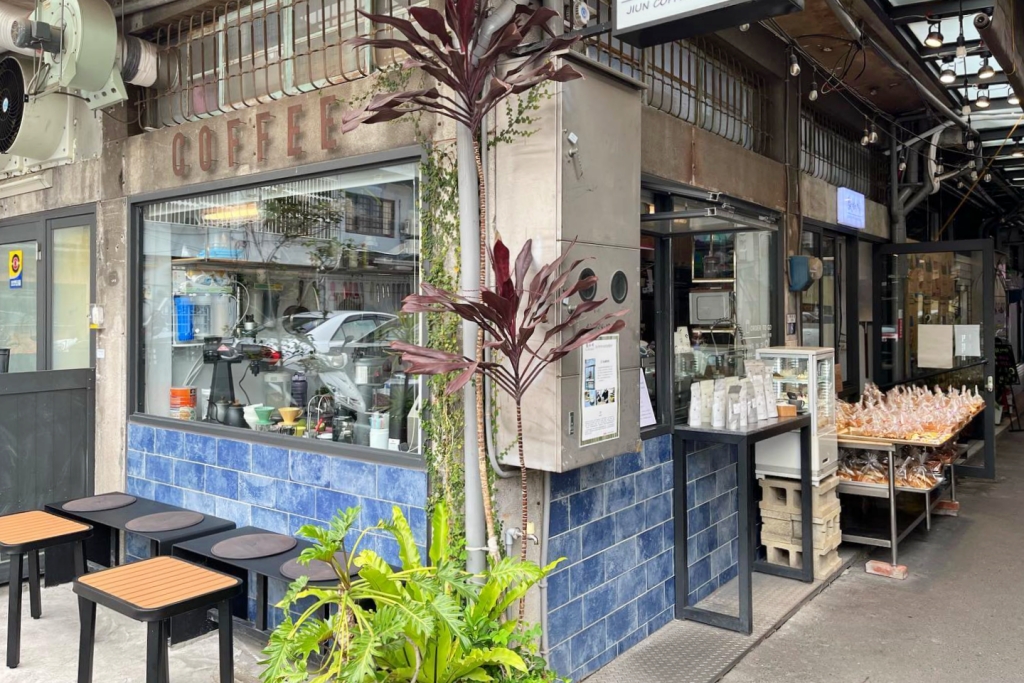 台中豐原｜駿咖啡．廟東巷弄裡的咖啡館，甜點麵包都好吃 @飛天璇的口袋
