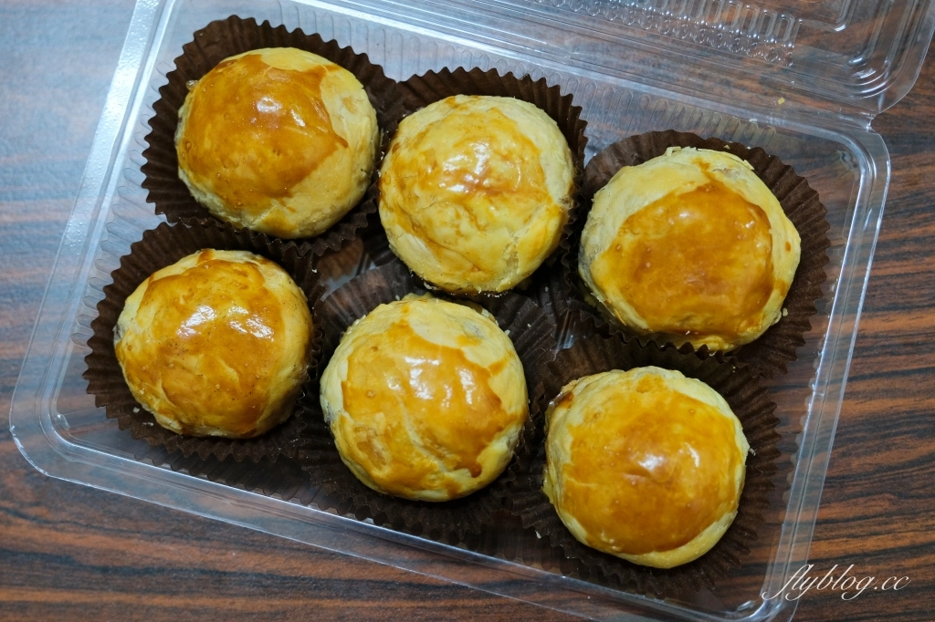 彰化美食｜新香珍餅店．彰化百年老店，在地人推薦的隱藏版蛋黃酥 @飛天璇的口袋