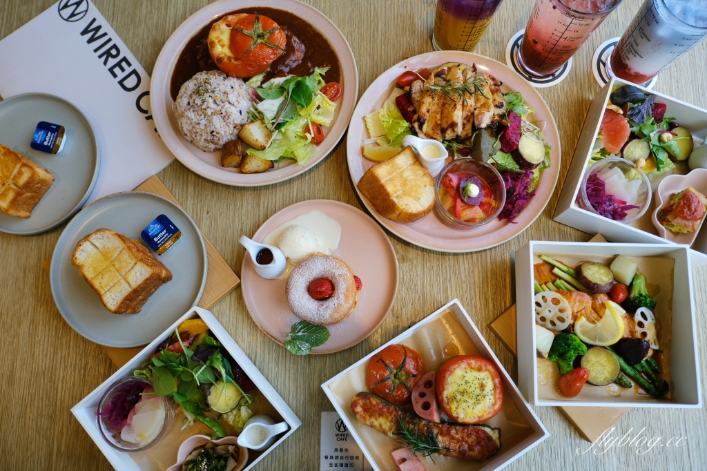 南投埔里｜日月町複合式商場．山城首間蔦屋書局，結合美食、市集、伴手禮，國道六號最美道之驛 @飛天璇的口袋