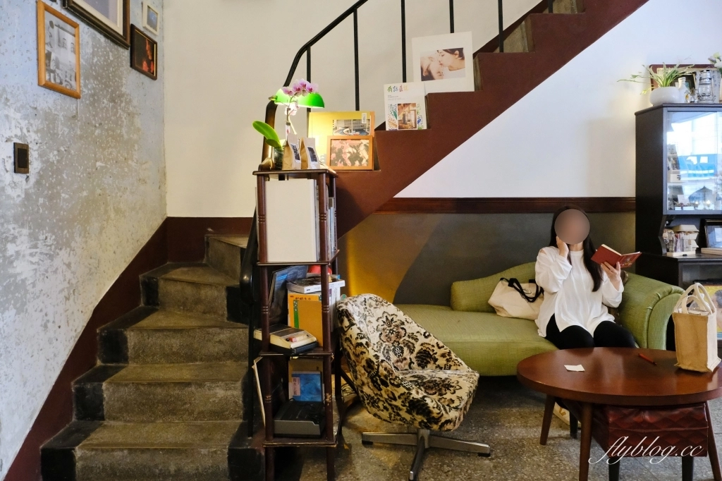 台中北區｜有己咖啡．宛如走進華燈初上場景，台中深夜咖啡館推薦 @飛天璇的口袋