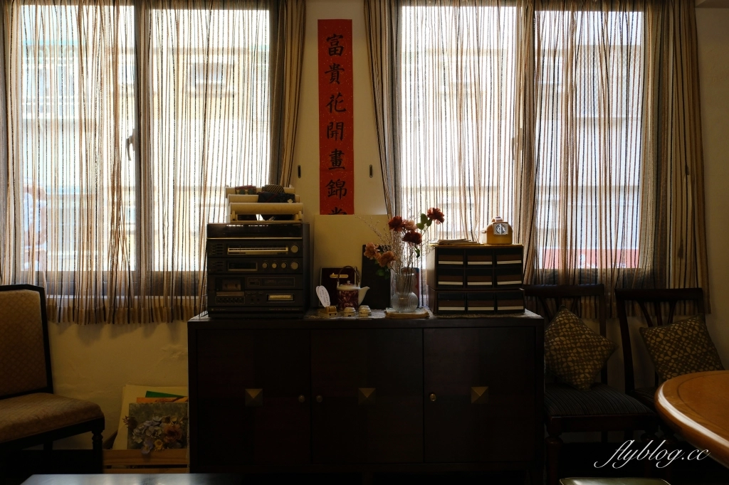 台中北區｜有己咖啡．宛如走進華燈初上場景，台中深夜咖啡館推薦 @飛天璇的口袋