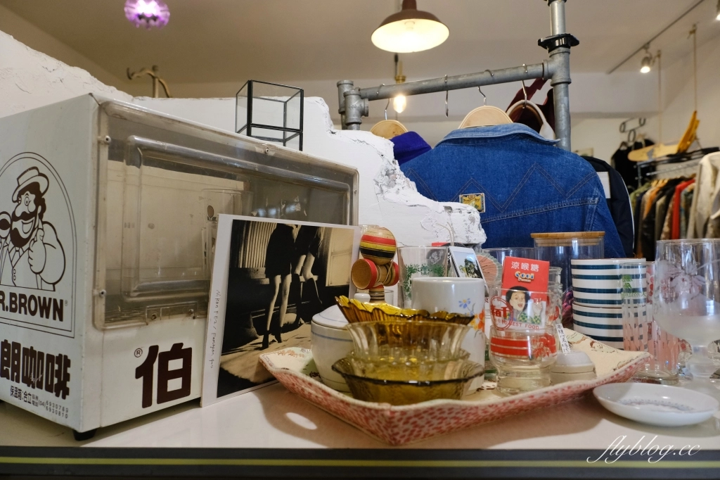 台中北區｜有己咖啡．宛如走進華燈初上場景，台中深夜咖啡館推薦 @飛天璇的口袋