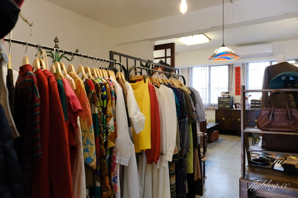 台中北區｜有己咖啡．宛如走進華燈初上場景，台中深夜咖啡館推薦 @飛天璇的口袋