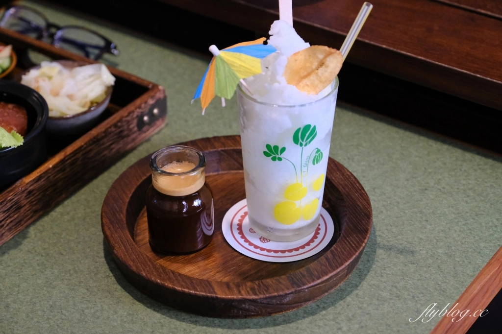 台中北區｜有己咖啡．宛如走進華燈初上場景，台中深夜咖啡館推薦 @飛天璇的口袋