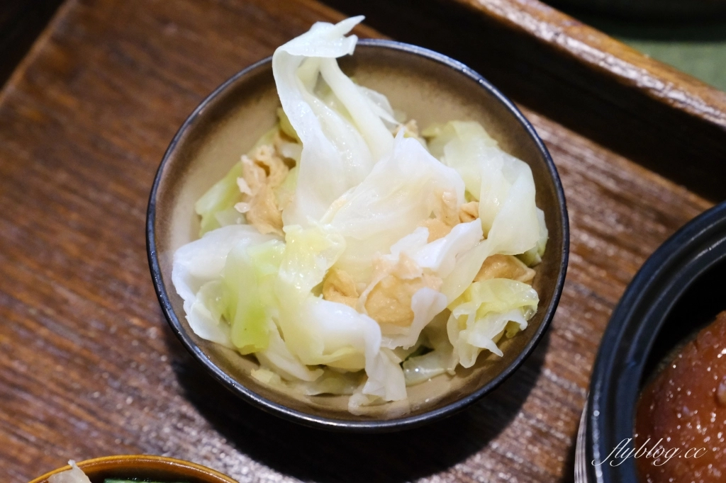 台中北區｜有己咖啡．宛如走進華燈初上場景，台中深夜咖啡館推薦 @飛天璇的口袋