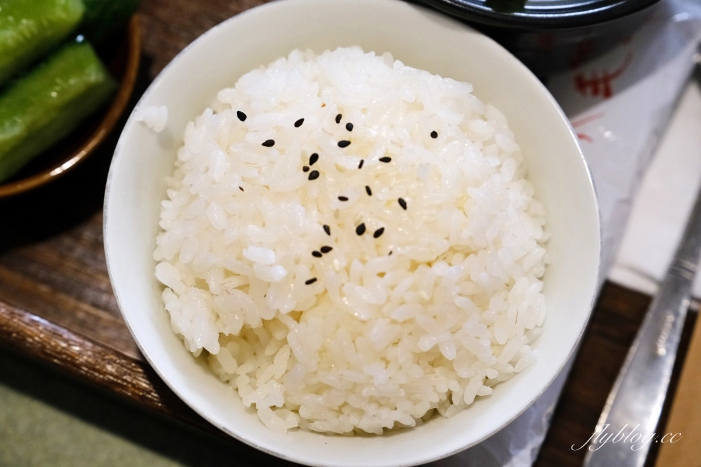 台中北區｜有己咖啡．宛如走進華燈初上場景，台中深夜咖啡館推薦 @飛天璇的口袋