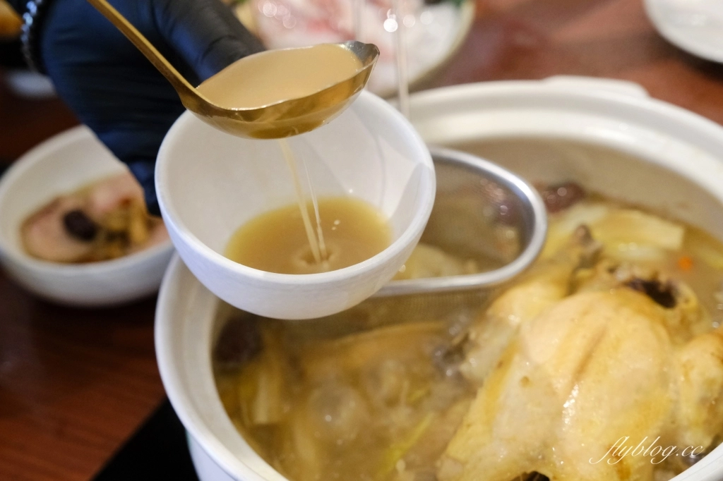 台中西區｜如嬌花膠雞鍋物．榮獲台灣500盤推薦，台灣首間花膠雞鍋物品牌 @飛天璇的口袋