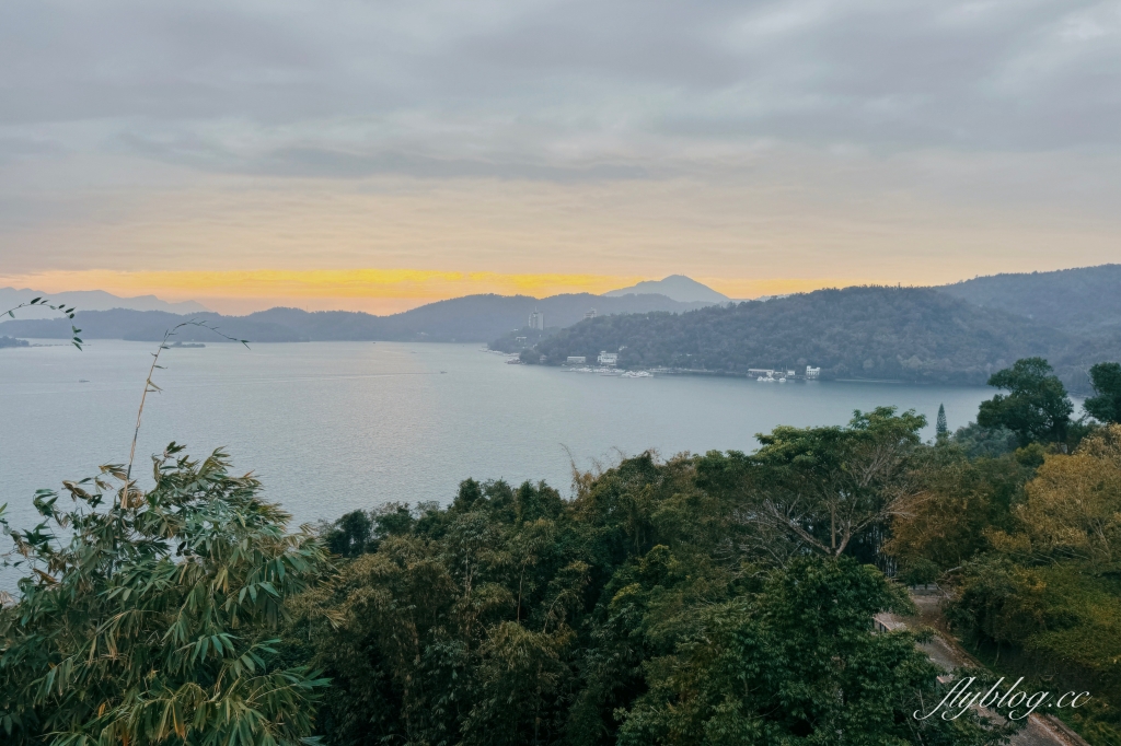 南投魚池｜文武廟年梯步道．挑戰366階的生日階梯，欣賞漂亮日落美景 @飛天璇的口袋